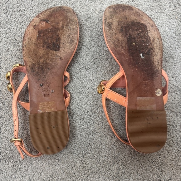 Tory Burch Peach Pink and Gold Sandals with Studded Design - Picture 3 of 7